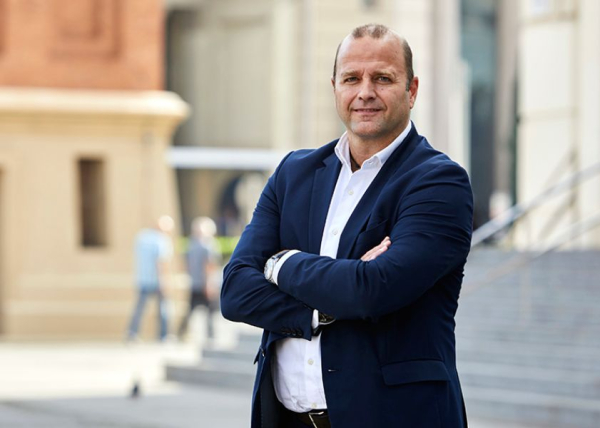 
                    Криптовалютным спонсором «Барселоны» стал сомнительный стартап                